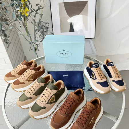 プラダ スニーカー