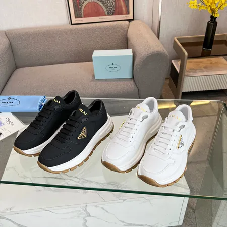 プラダ スニーカー