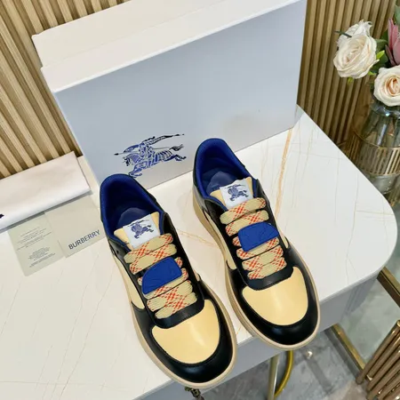 バーバリー ス カジュアルシューズ