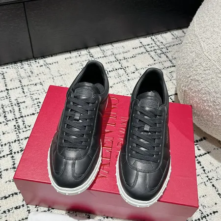 ヴァレンティノ カジュアルシューズ