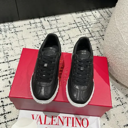 ヴァレンティノ カジュアルシューズ
