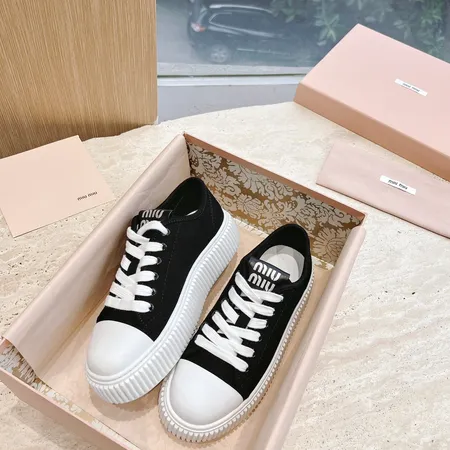 ミュウミュウ カジュアルシューズ