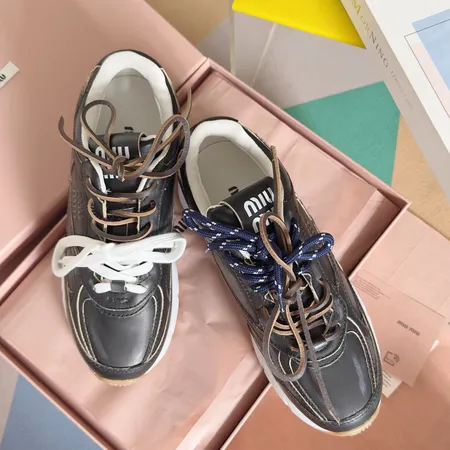 ミュウミュウ スニーカー