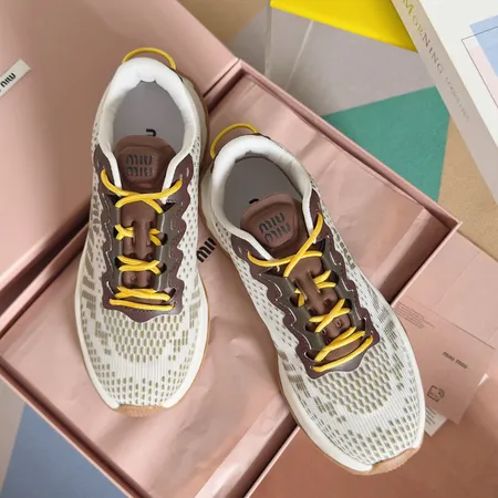 ミュウミュウ スニーカー