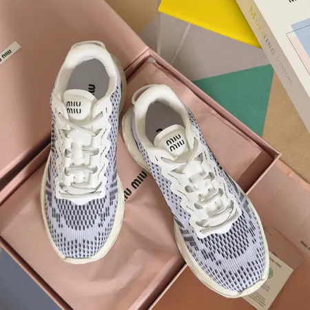 ミュウミュウ スニーカー
