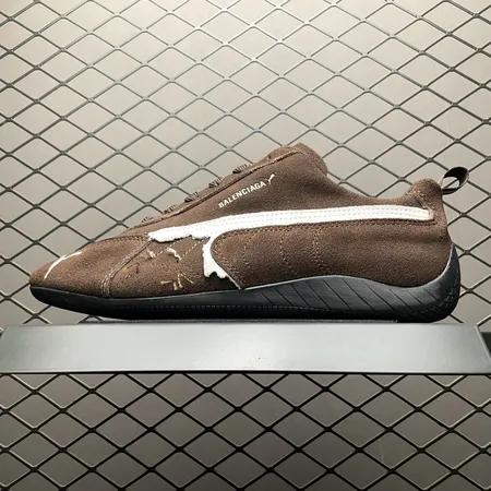 バレンシアガ カジュアルシューズ