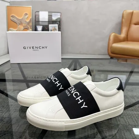 ジバンシィ カジュアルシューズ