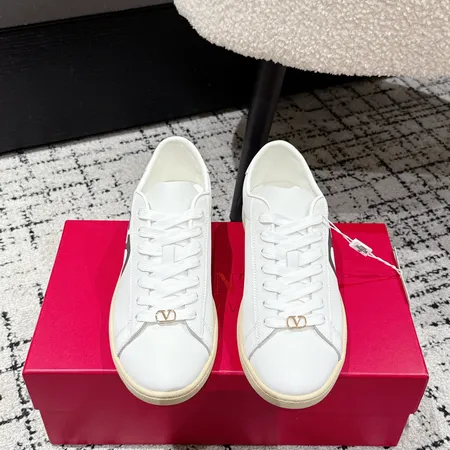 ヴァレンティノ カジュアルシューズ