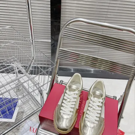 ヴァレンティノ カジュアルシューズ