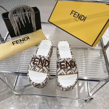 フェンディ スリッパ