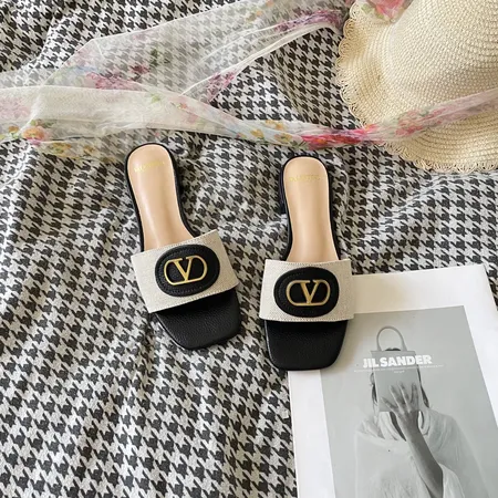 ヴァレンティノ スリッパ