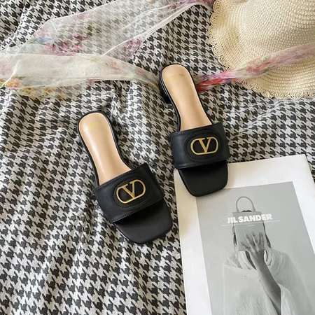 ヴァレンティノ スリッパ