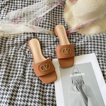 ヴァレンティノ スリッパ