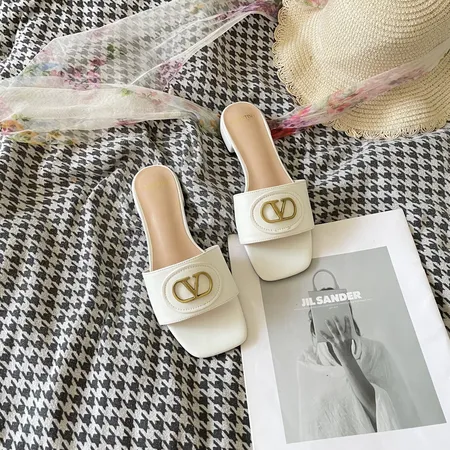 ヴァレンティノ スリッパ