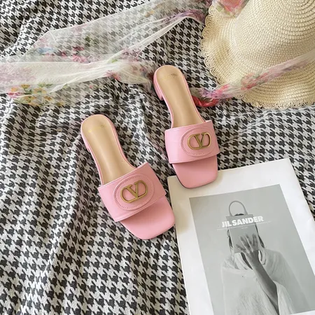 ヴァレンティノ スリッパ