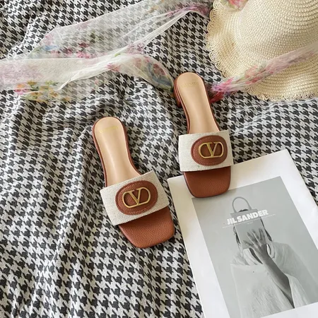 ヴァレンティノ スリッパ