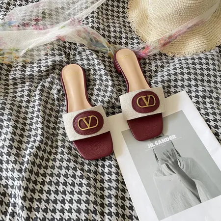 ヴァレンティノ スリッパ