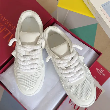 ヴァレンティノ カジュアルシューズ