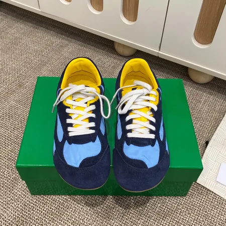 ボッテガ ヴェネタ カジュアルシューズ