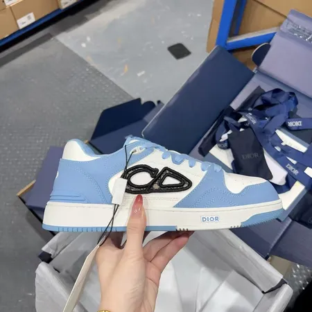 カウズ カジュアルシューズ