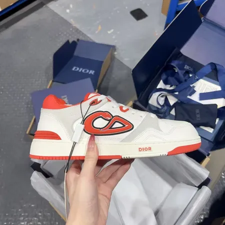 カウズ カジュアルシューズ