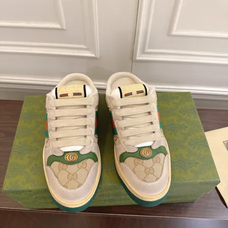 グッチ カジュアルシューズ