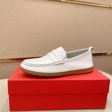 フェラガモ カジュアルシューズ