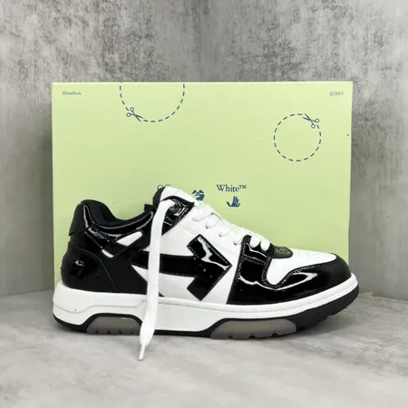 ボッテガ ヴェネタ カジュアルシューズ