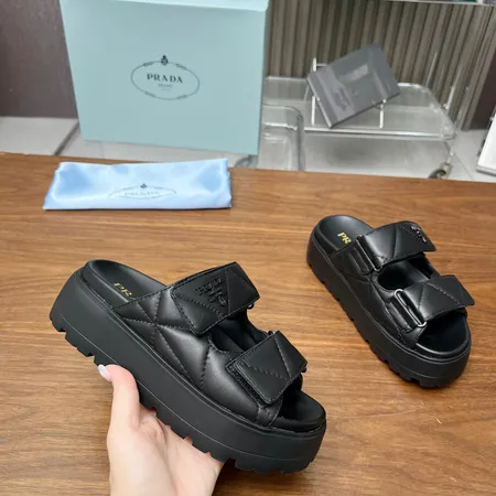 プラダ サンダル