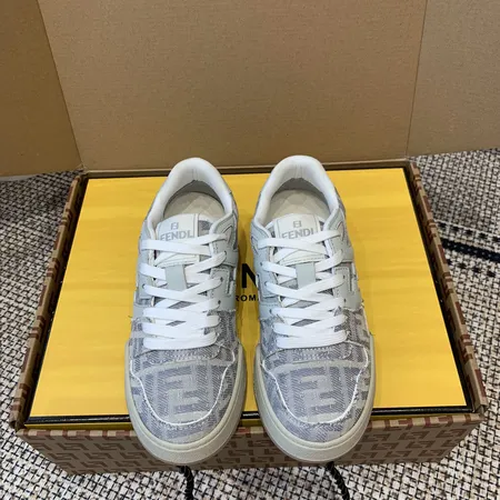 フェンディ カジュアルシューズ