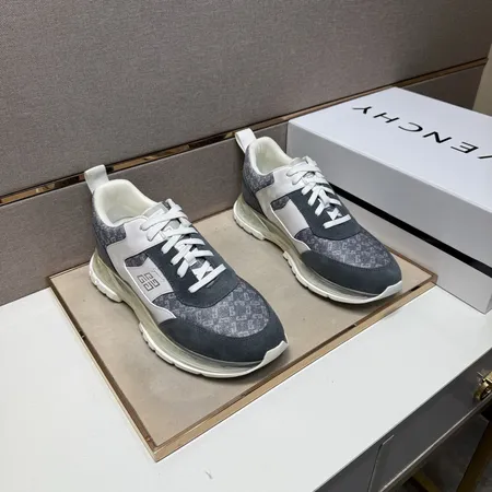 ジバンシィ カジュアルシューズ