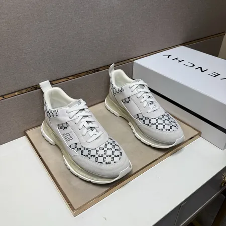 ジバンシィ カジュアルシューズ