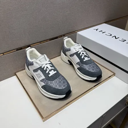 ジバンシィ カジュアルシューズ