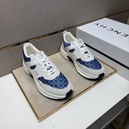 ジバンシィ カジュアルシューズ