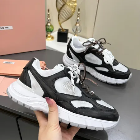 ミュウミュウ スニーカー