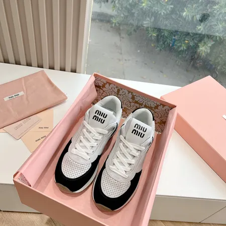 ミュウミュウ スニーカー