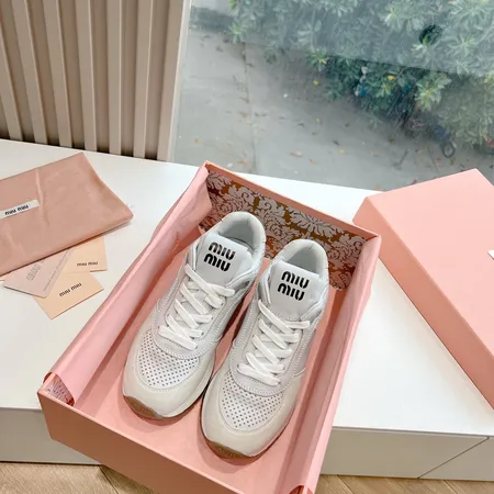 ミュウミュウ スニーカー