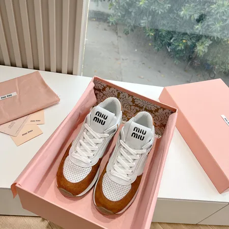 ミュウミュウ スニーカー