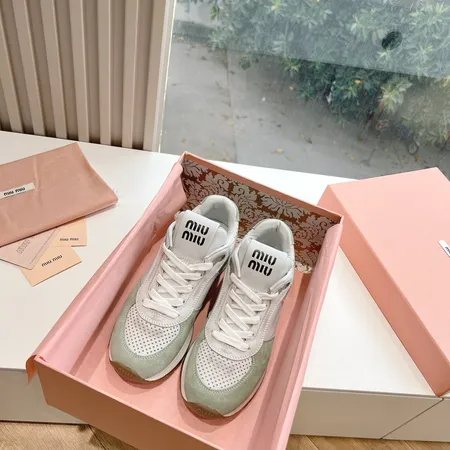 ミュウミュウ スニーカー