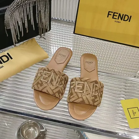フェンディ スリッパ