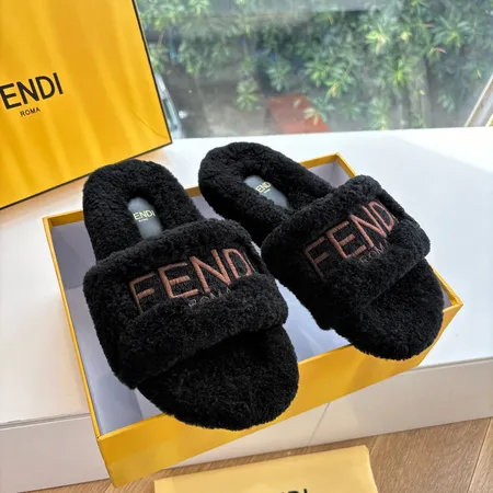 フェンディ スリッパ