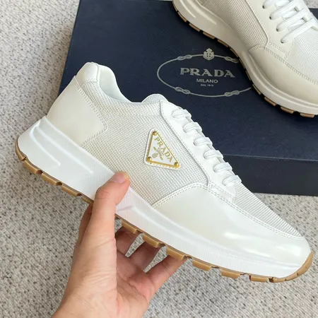 プラダ カジュアルシューズ
