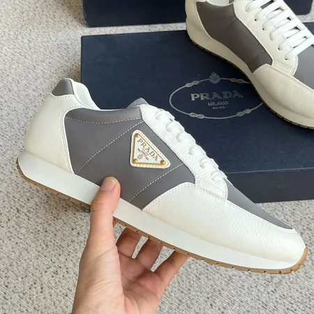 プラダ カジュアルシューズ