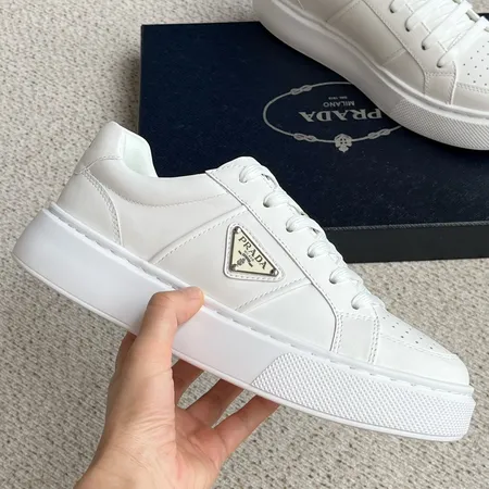 プラダ カジュアルシューズ