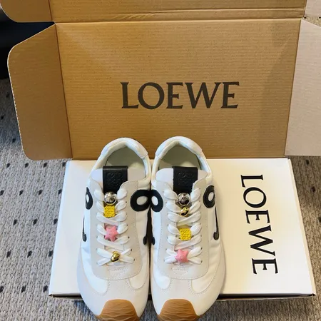 ロエベ スニーカー
