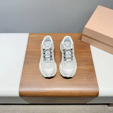 ミュウミュウ スニーカー