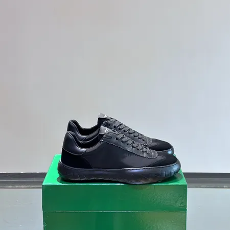 ボッテガ ヴェネタ カジュアルシューズ