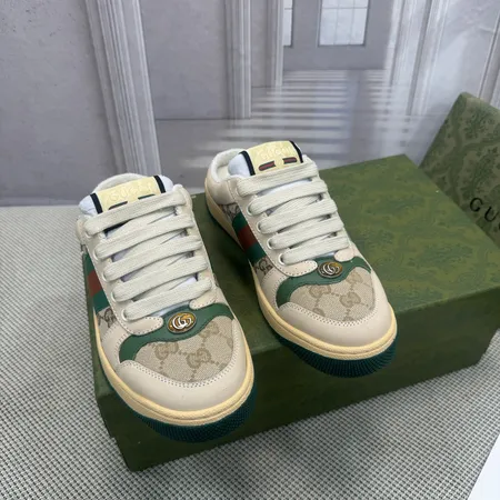グッチ カジュアルシューズ