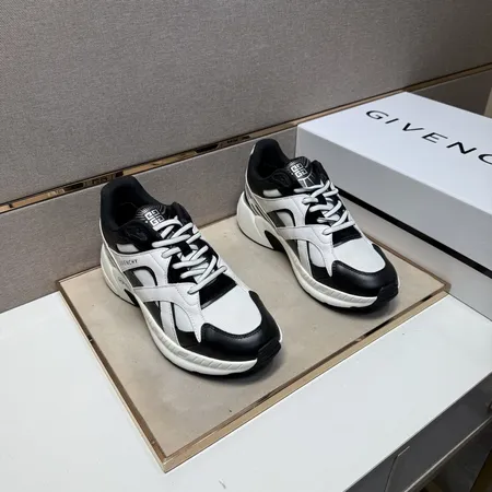 ジバンシィ カジュアルシューズ