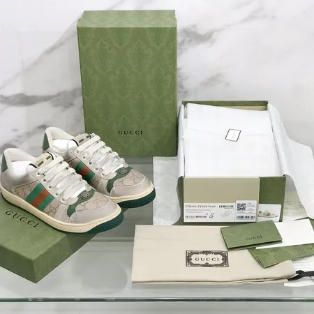 グッチ カジュアルシューズ